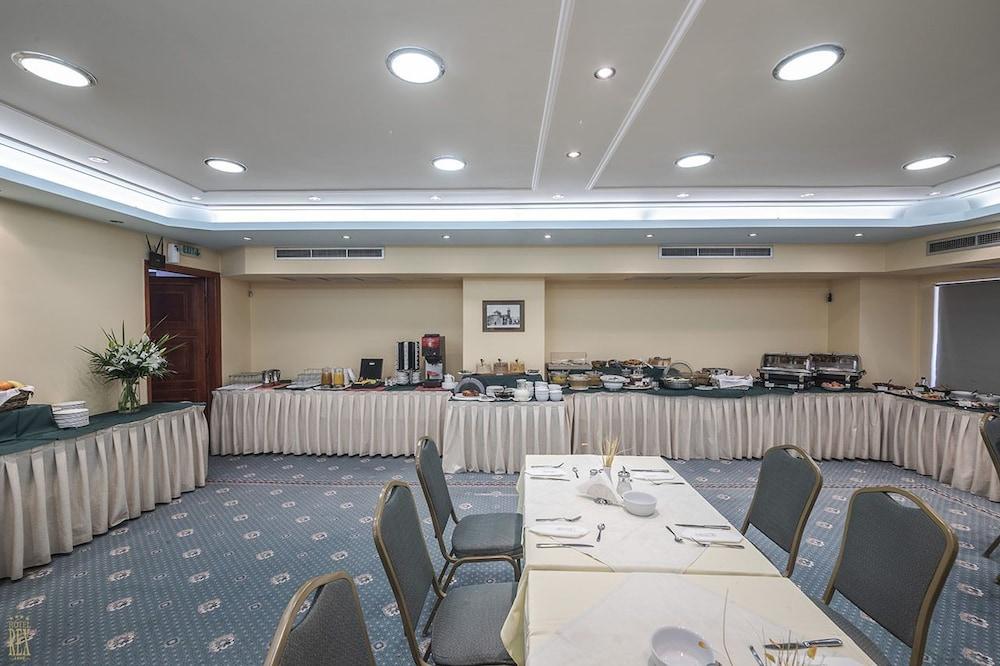 Hotel Rex Каламата Екстериор снимка