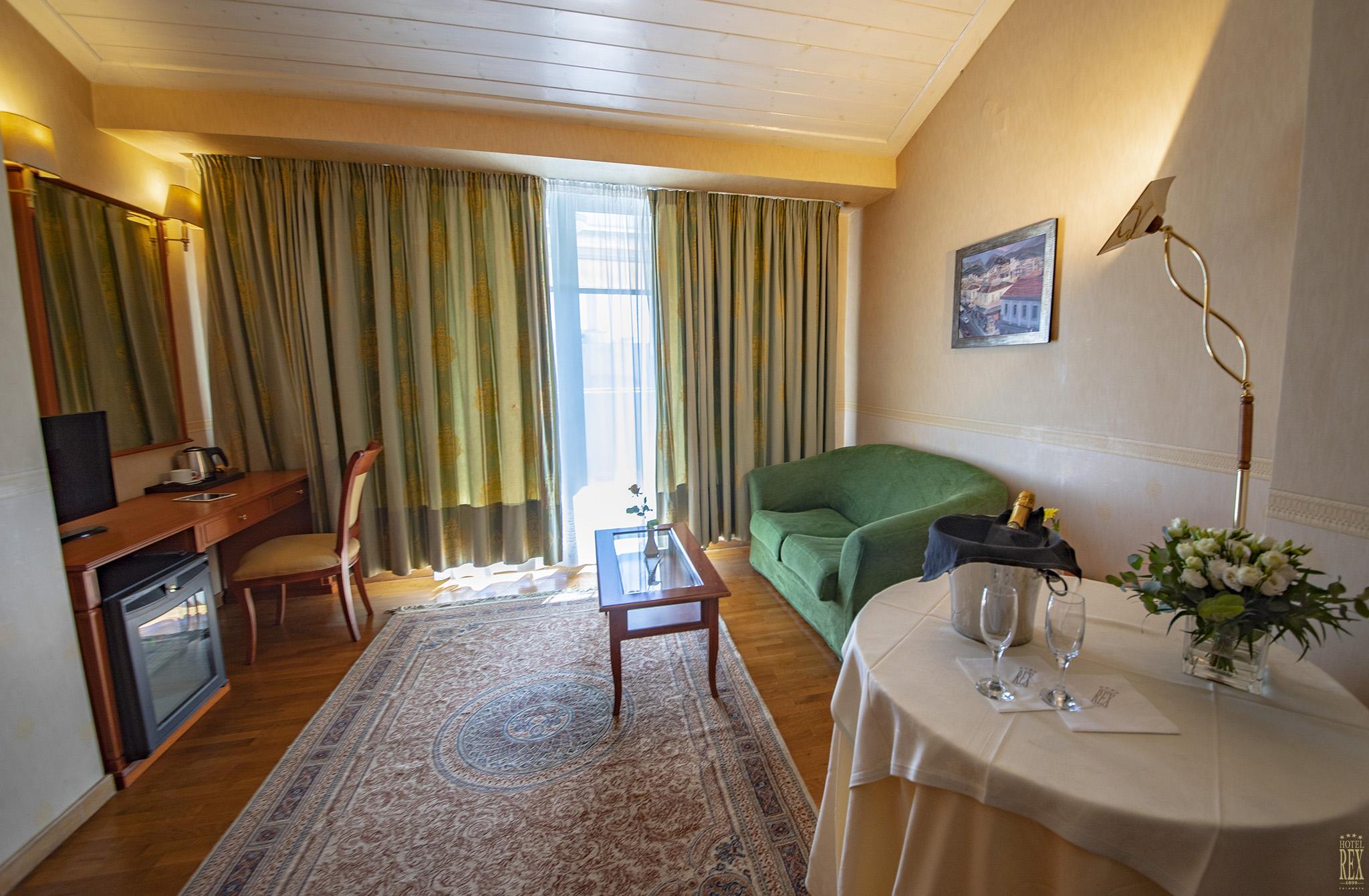 Hotel Rex Каламата Екстериор снимка