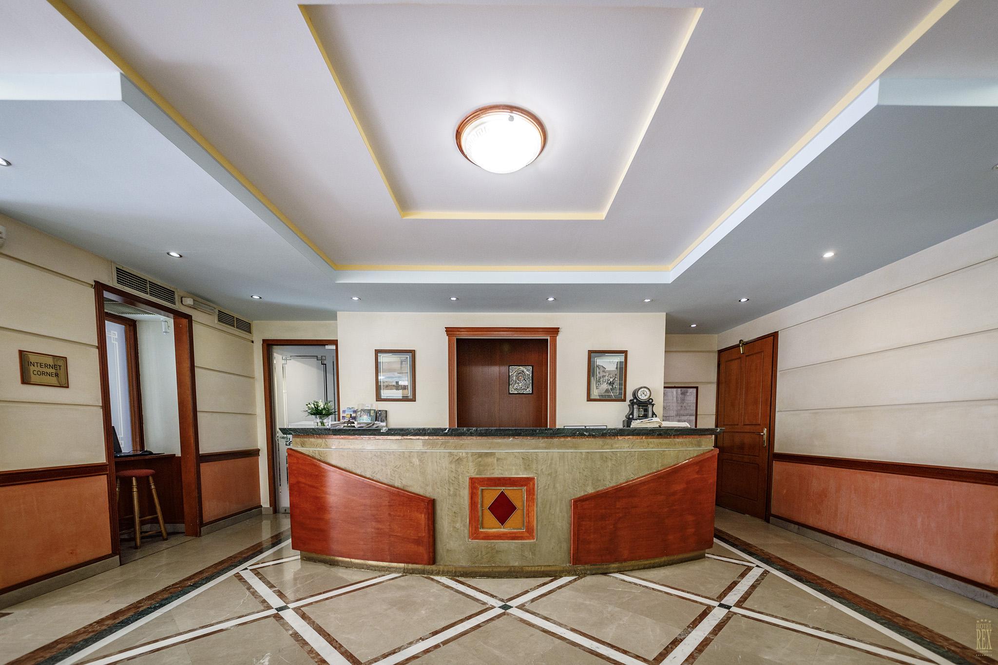 Hotel Rex Каламата Екстериор снимка