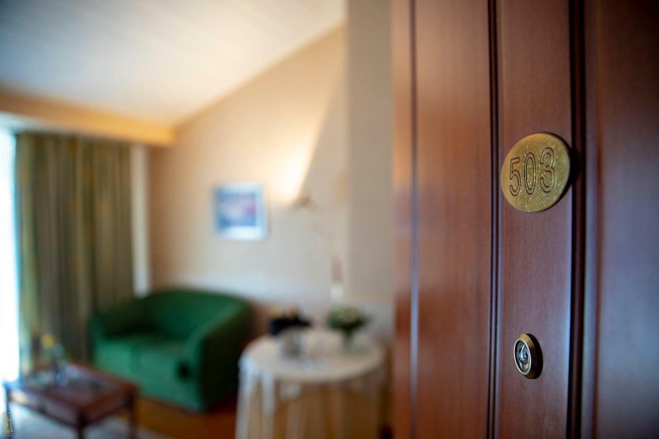 Hotel Rex Каламата Екстериор снимка